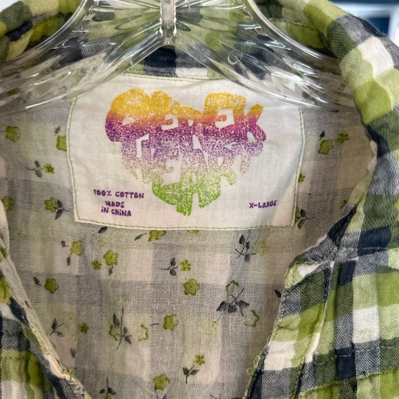 Derek Heart Green and Black Plaid Button Down Shirt - Picture 2 of 2